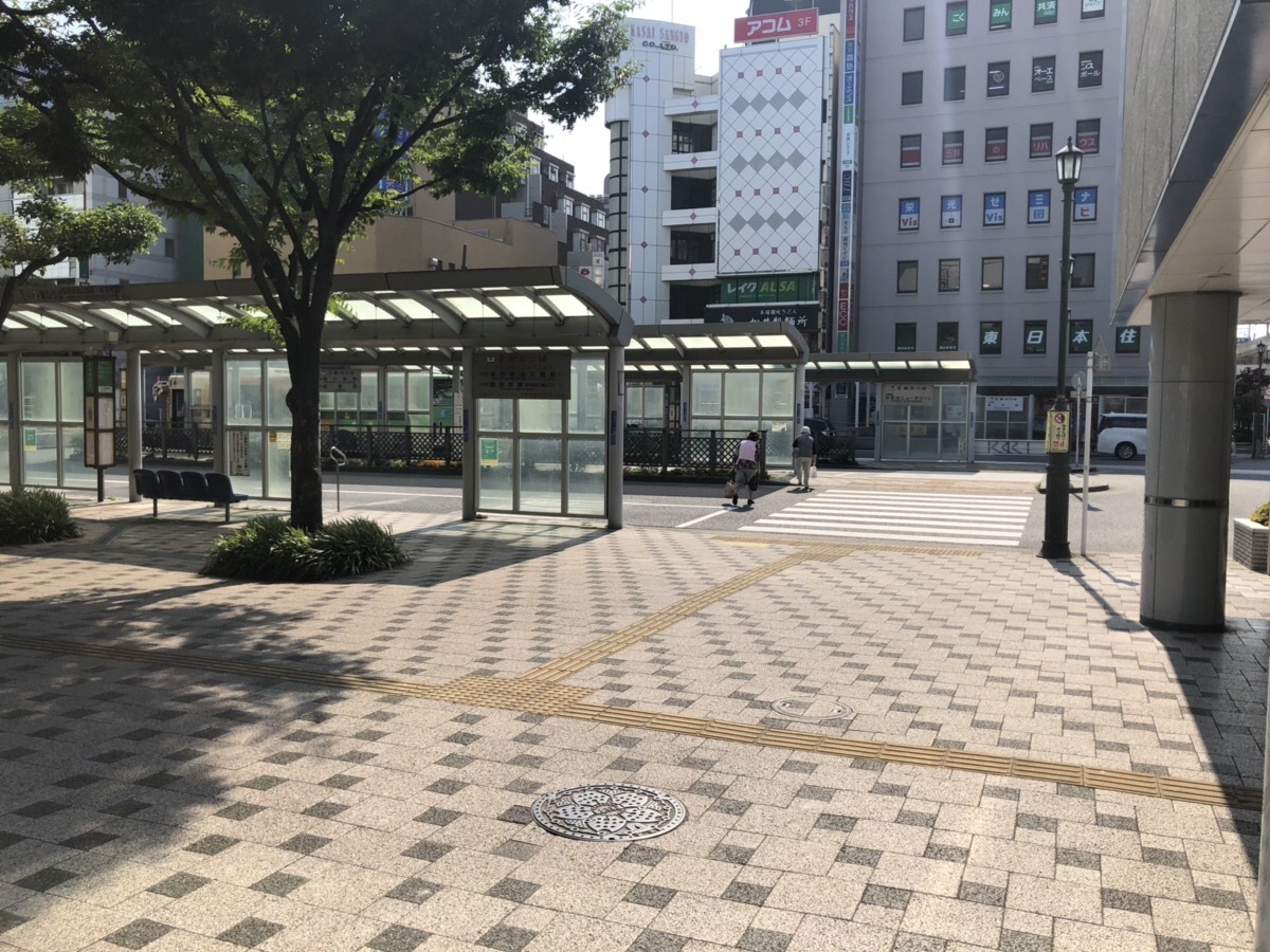 西葛西駅のバスロータリー